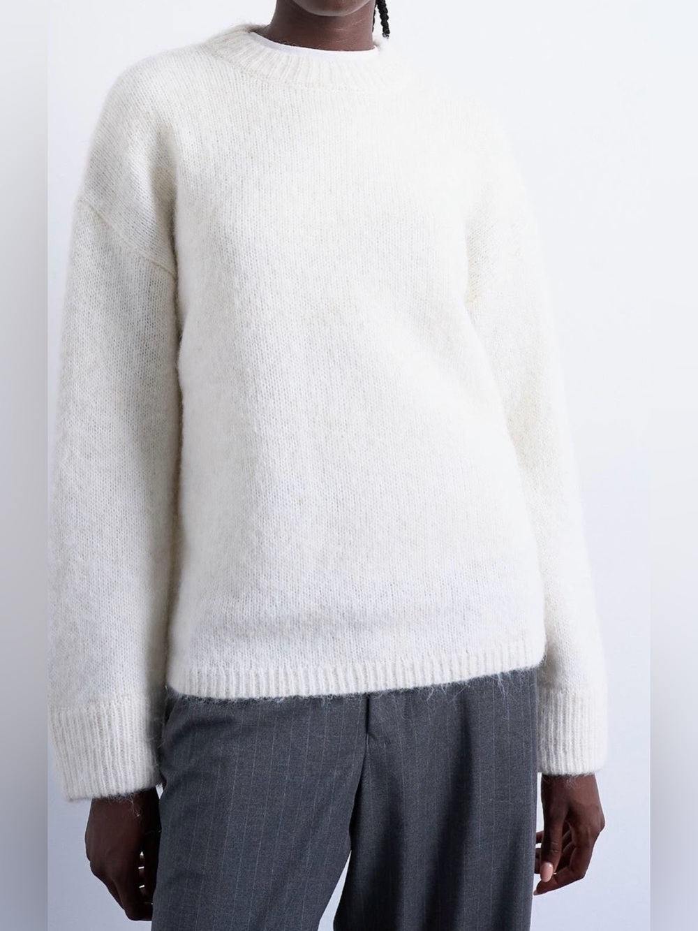 Topshop
Fluffy Oversize
Crewneck Sweater